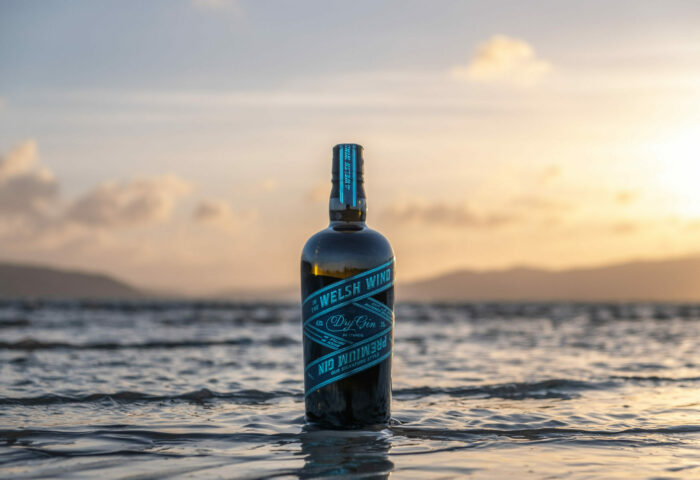 Signature gin - arty sea shot (1)